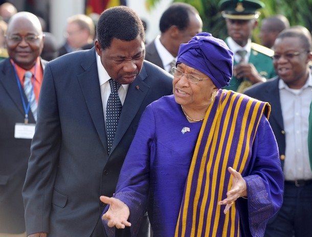 Les pays de l`Afrique de l`Ouest menacent Gbagbo (communiqué)